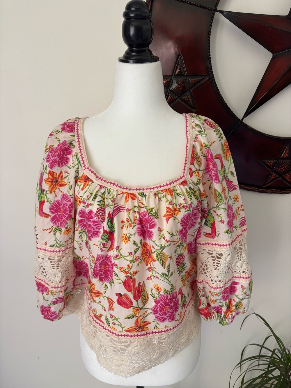 Rachel Zoe Linen Boho Floral Crochet-Trim Peasant Top in Cream and Pink Sz Sm